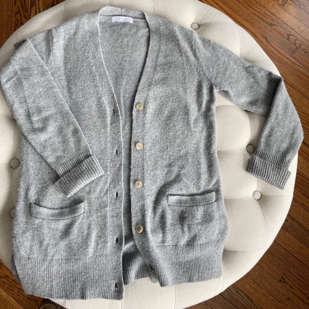 Everlane 100% Cashmere cardigan sweater in gray